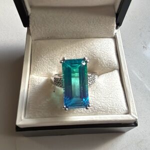 Peacock Quartz Sterling Silver Ring (Triplet)
✨FIRM✨